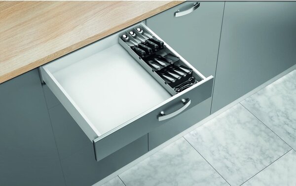 Sivi plastičan organizator pribora 15 x 49 cm – Metaltex