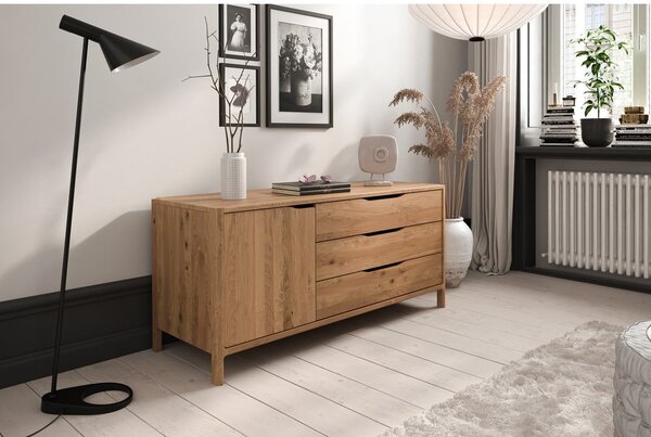 Niska komoda od punog hrasta u prirodnoj boji 140x64 cm Twig – The Beds