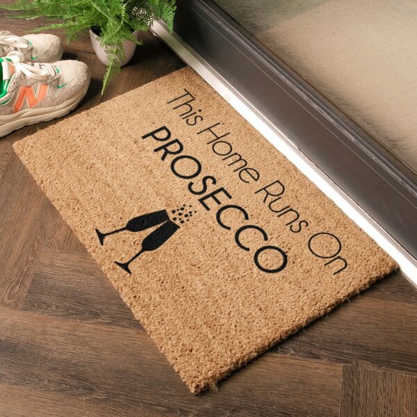 Otirač od kokosovih vlakana 40x60 cm This Home Runs On Prosecco – Artsy Doormats