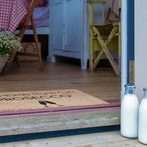 Otirač od kokosovih vlakana 40x60 cm This Home Runs On Prosecco – Artsy Doormats