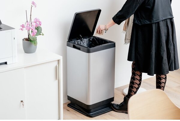 Plastična kanta za smeće s pedalom u srebrnoj boji 80 l Tokyo – DEA HOME