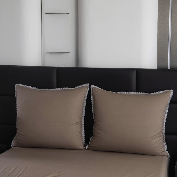 Posteljina od mikrovlakana LACELLE tamno bež boje Dimenzije posteljine: 70 x 80 cm | 140 x 200 cm