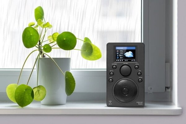 Wifi bt internet radio usb lcd 2.4" 25.000 stanica budilica