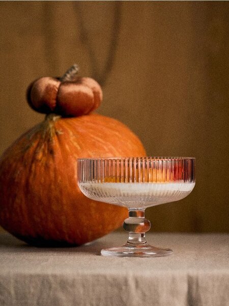 Sinsay - Mirisna svijeća s motivom bundeve i lišća Pumpkin Spice