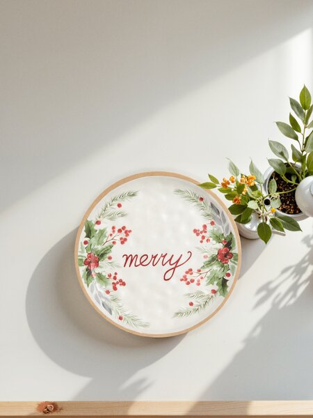 Sinsay - Božićni keramički tanjur s natpisom “Merry”