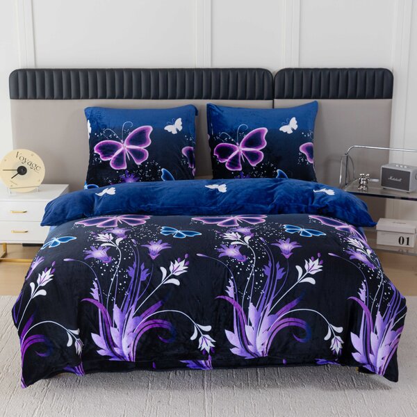 Set posteljine od mikropliša VIOLET BUTTERFLY tamno plave boje + plahta od mikropliša SOFT 180x200 cm bijele boje, bračni krevet