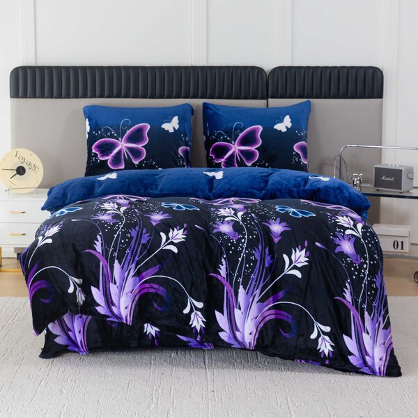 Set posteljine od mikropliša VIOLET BUTTERFLY tamno plave boje + plahta od mikropliša SOFT 180x200 cm bijele boje, bračni krevet