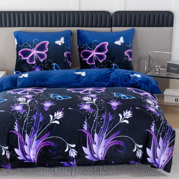 Set posteljine od mikropliša VIOLET BUTTERFLY tamno plave boje + plahta od mikropliša SOFT 180x200 cm bijele boje, bračni krevet