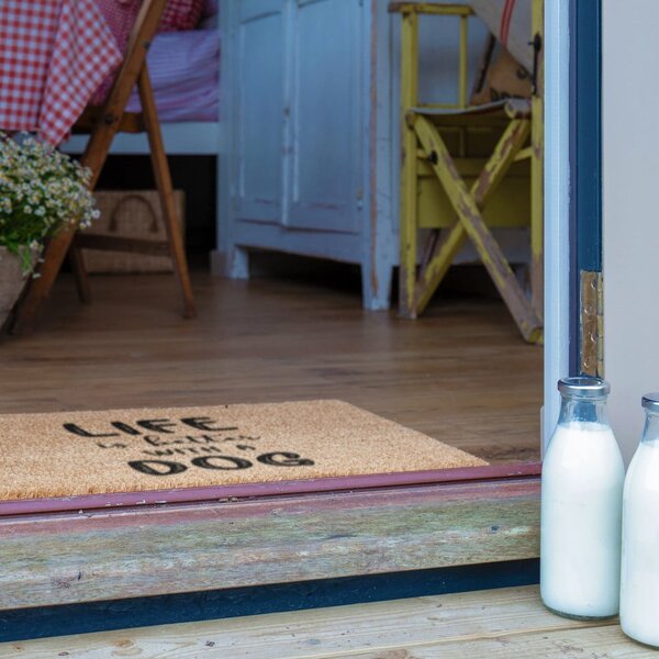 Otirač od kokosovih vlakana 40x60 cm Life Is Better With a Dog – Artsy Doormats