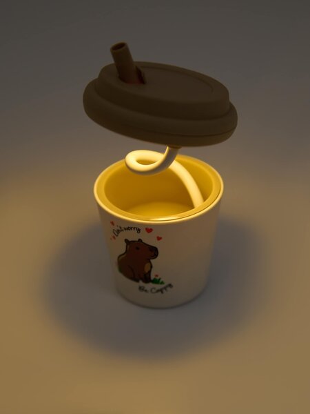 Sinsay - LED lampa s motivom šalice i kapibare