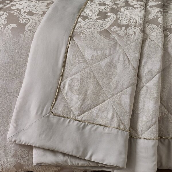 Bež prošiven prekrivač od jacquarda 240x260 cm Opulent Jacquard – Catherine Lansfield