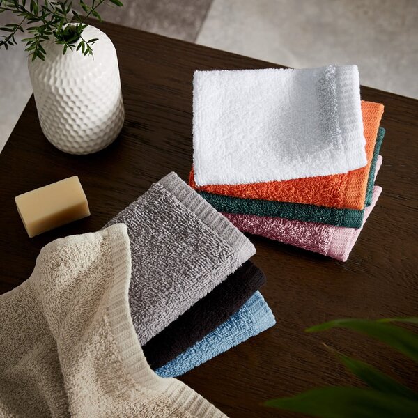 Bež brzosušeći pamučni ručnici u setu 4 kom 30x30 cm Quick Dry – Catherine Lansfield
