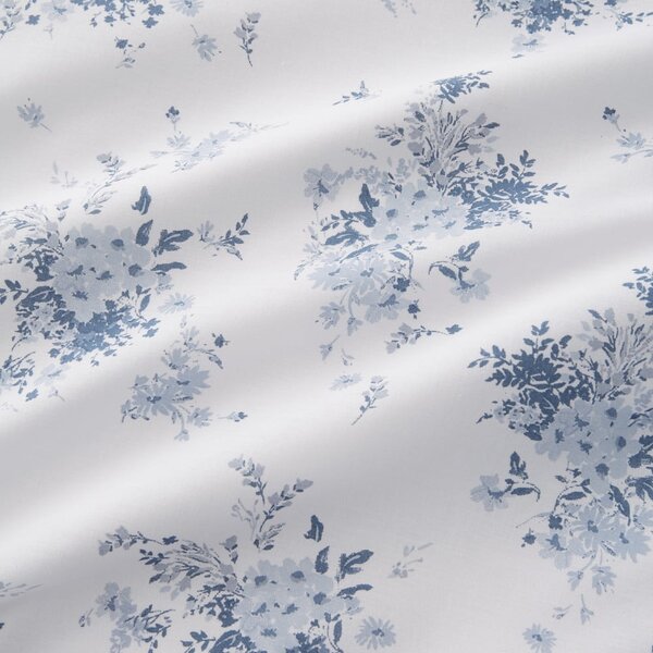 Bijela/plava posteljina za bračni krevet 200x200 cm Lucie Floral Frill – Catherine Lansfield