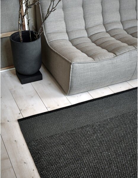 Antracitno sivi unutarnji i vanjski tepih 180x260 cm Edit Charcoal – Pappelina