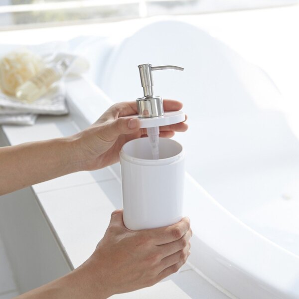Bijeli plastičan dozator sapuna 500 ml Round – YAMAZAKI