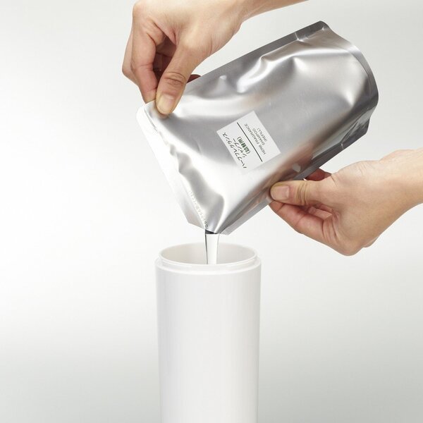 Bijeli plastičan dozator sapuna 500 ml Round – YAMAZAKI
