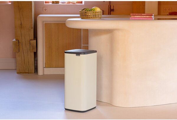 Bež željezna kanta za smeće na dodir 30 l Bo Touch – Brabantia