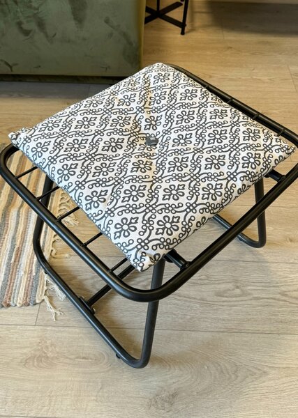 Bijeli jastuk za sjedenje RUNE - više veličina Dimenzije: 30 x 50 cm
