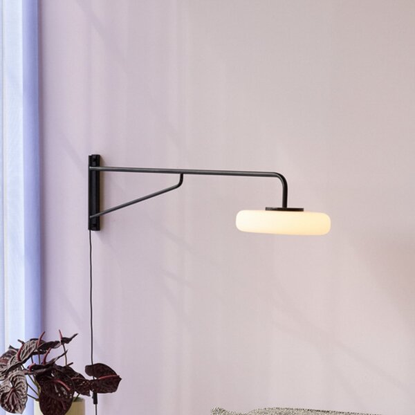 Hübsch LED zidna svjetiljka Sway, crna, projekcija 120 cm, metal, Crno, Dnevni boravak/blagovaonica, Metal