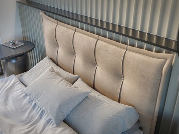 Bračni krevet Boxspring 140 cm Foxtrot (svijetlo bež) (s madracem i prostorom za odlaganje)