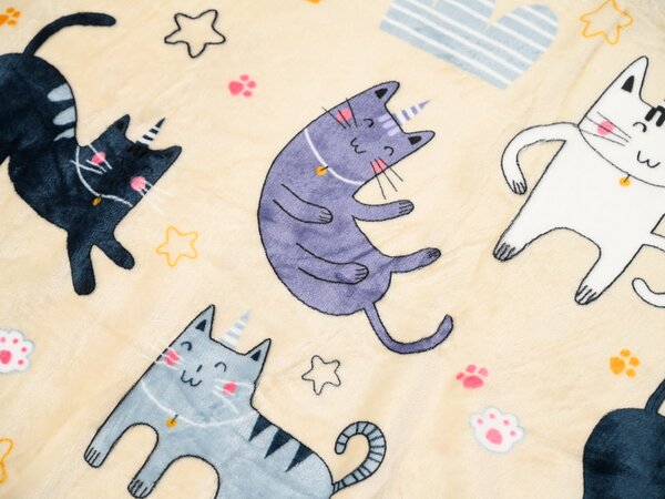 Posteljina mikropliš PURRSLEEP bež. Dimenzije posteljine: 2 kom 70 x 90 cm | 200 x 220 cm
