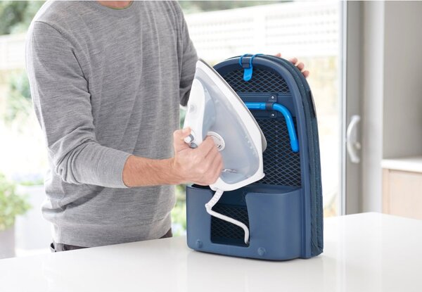 Plava stolna daska za glačanje Joseph Joseph Pocket Plus