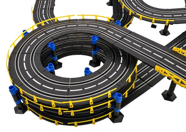 Trkaća staza R/C 1:43 s 2 autića na daljinsko
