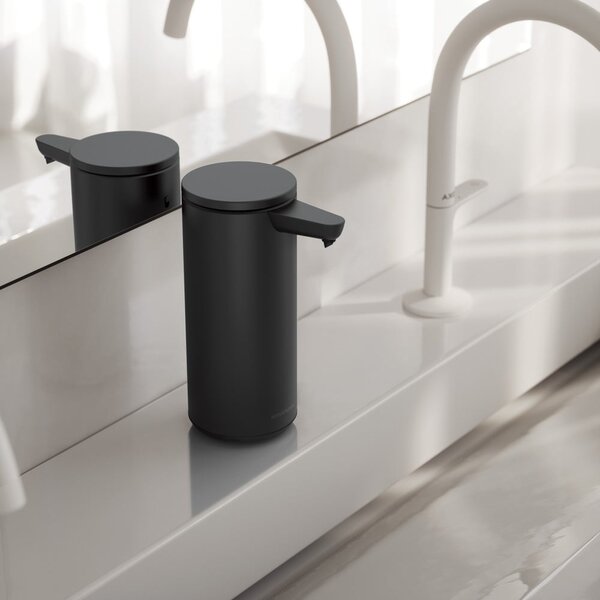 Crni željezan automatski dozator sapuna 266 ml – simplehuman