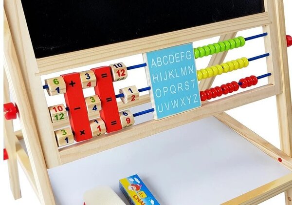 Drvena ploča za kredu. Abakus. Sat, brojevi i magnet