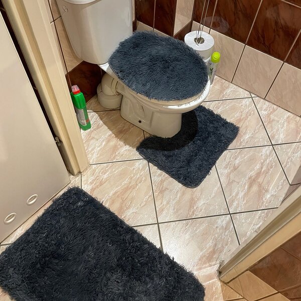Set od tri univerzalne kupaonice sive