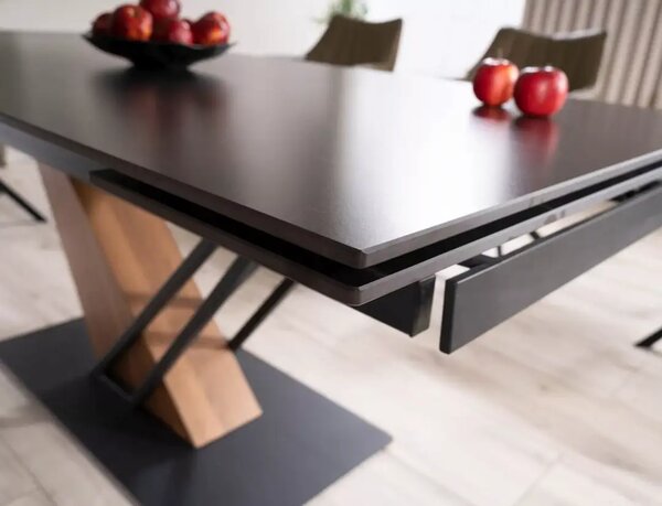 Blagovaonski stol - Genesis black