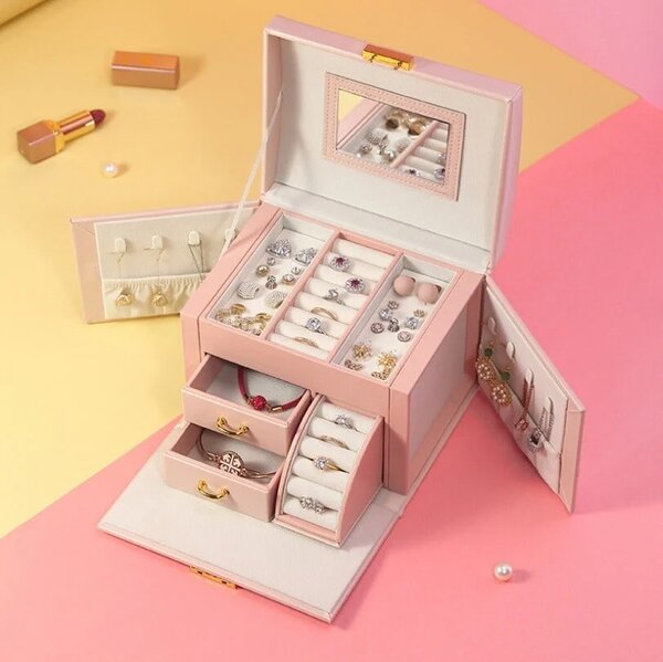 Organizator nakita - Carla
