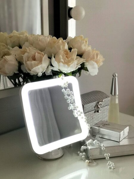 Povećalo okretno kozmetičko ogledalo s LED rasvjetom i usisavanjem od 16 cm