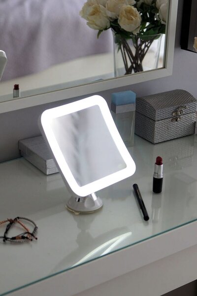 Povećalo okretno kozmetičko ogledalo s LED rasvjetom i usisavanjem od 16 cm