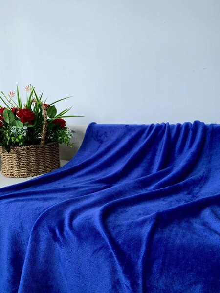 Mikroflis deka SOFT, kraljevsko plava Dimenzije: 200 x 220 cm