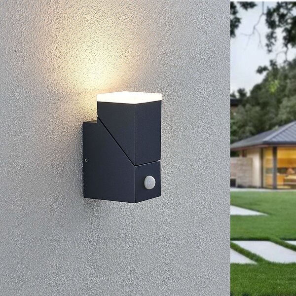 Lindby LED zidna svjetiljka Sally, 15 cm, antracit, IP54, senzor, Crno, Aluminij, Zidna utičnica iznad