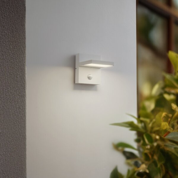 Lucande Silvan vanjska zidna LED svjetiljka, bijela, s senzorom, IP54, 16 cm, Bijela, Aluminij, Zidna utičnica ispod
