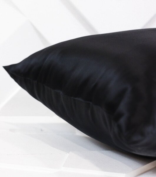 Svilena jastučnica Dreamwithus premium - Crna 50x70