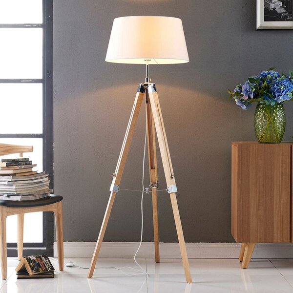 Lindby podna lampa Katie, 162 cm, bijela, tekstil, drvo, tronožac, Bijela, Dnevni boravak/blagovaonica, Tkanina / tekstil, tronožac