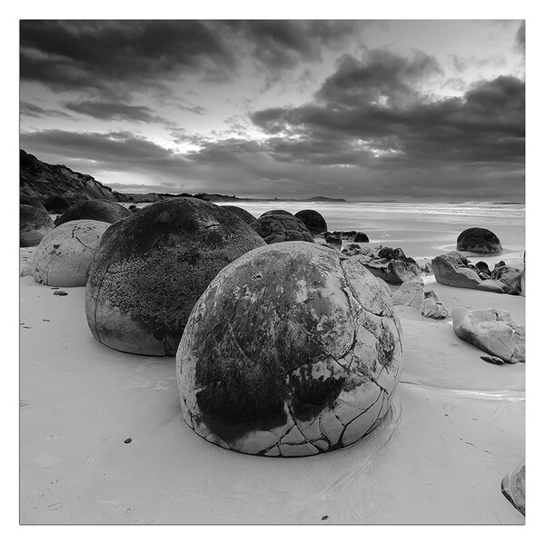 Slika na platnu - Kamenje na plaži - kvadrat 307ČA (50x50 cm)