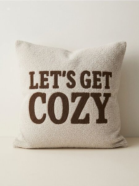 Sinsay - Dekorativna navlaka za jastuk s natpisom „Let's get cozy“
