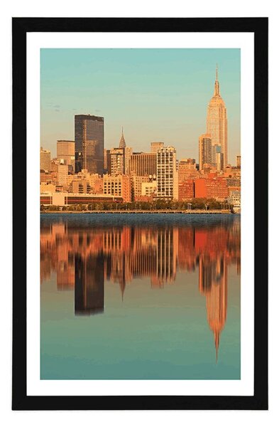 Plakat s paspartuom čaroban New York u odsjaju u vodi