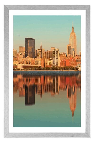 Plakat s paspartuom čaroban New York u odsjaju u vodi