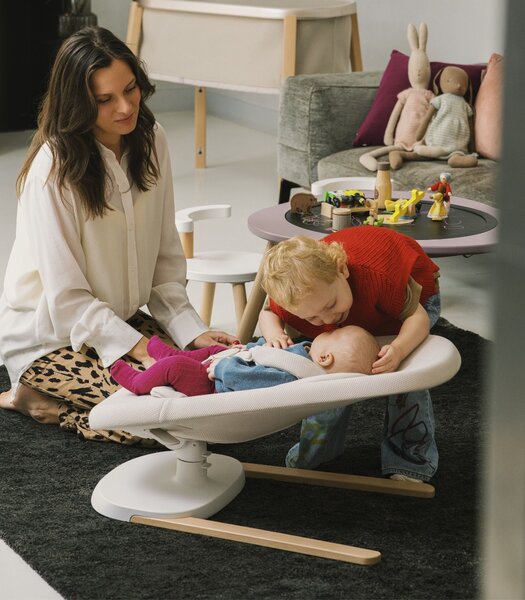Stokke ležaljka/njihaljka Yoga - Light Sand