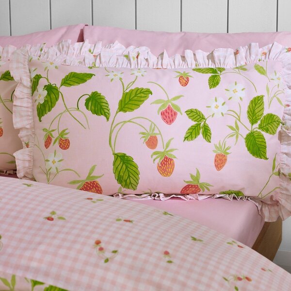 Ružičasta posteljina za krevet za jednu osobu 135x200 cm Strawberry Frills – Catherine Lansfield