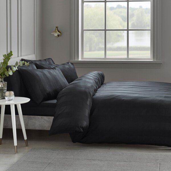Crna satenska posteljina za krevet za jednu osobu 135x200 cm So Soft Satin Stripe – Catherine Lansfield