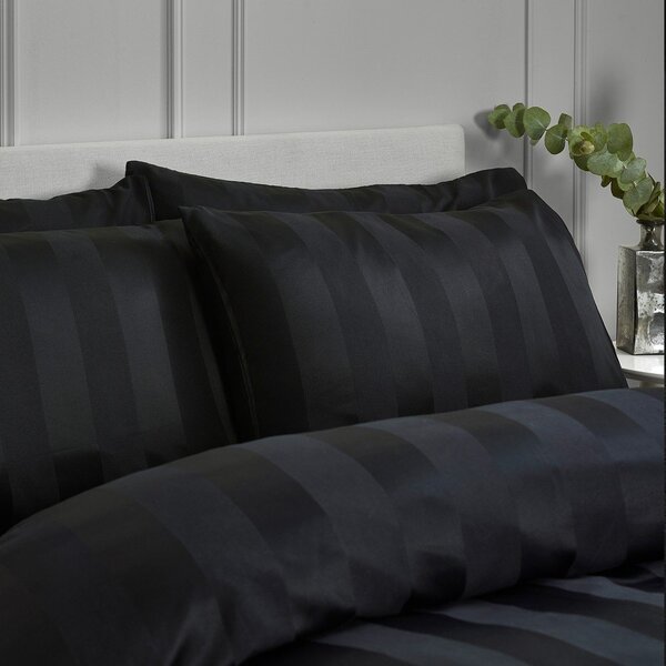 Crna satenska posteljina za krevet za jednu osobu 135x200 cm So Soft Satin Stripe – Catherine Lansfield