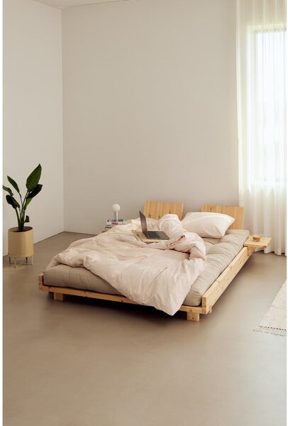 Smeđi bračni krevet od masivnog bora s podnicom 160x200 cm Social – Karup Design