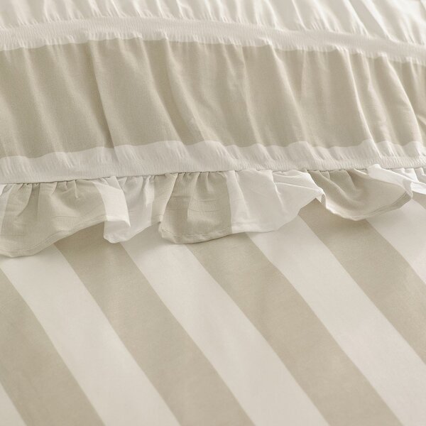 Bež posteljina za krevet za jednu osobu 135x200 cm Seersucker Frill Stripe – Catherine Lansfield
