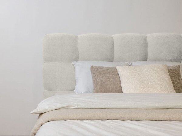 Svijetlo sivi tapecirani bračni krevet s podnicom 180x200 cm Kumo – Bobochic Paris